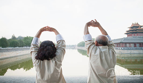 55岁到60岁保险怎样买?2025老年人保险怎么买最划算?